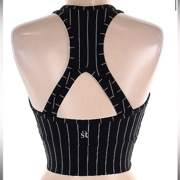 NEVER WORN - Strut this bra
Workout bra - Picture 2 of 6